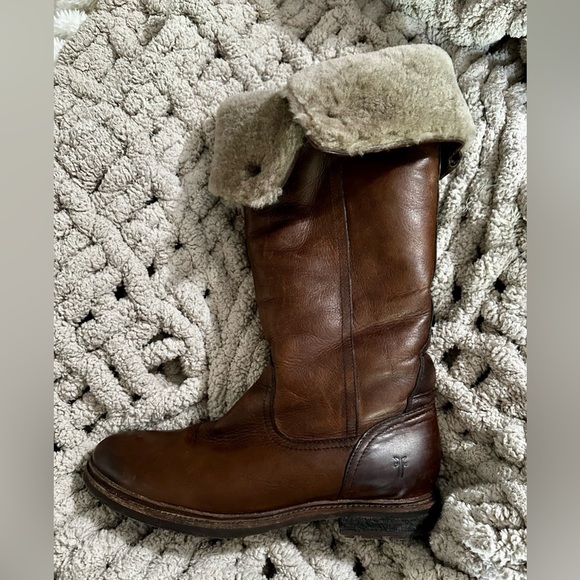 EUC FRYE Mara Button Tall Shearling Lined Chocolate Brown Leather Boots - Picture 13 of 16